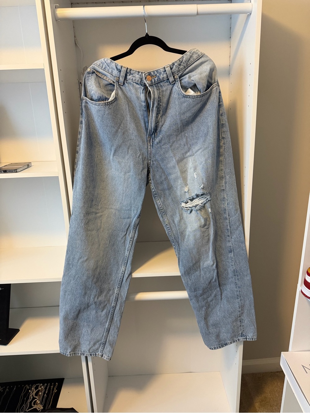 Light Wash Distressed Jeans – Size 12